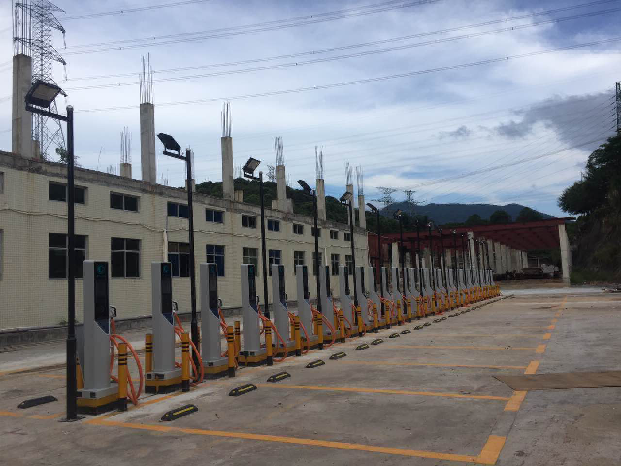 充電樁現場安裝圖